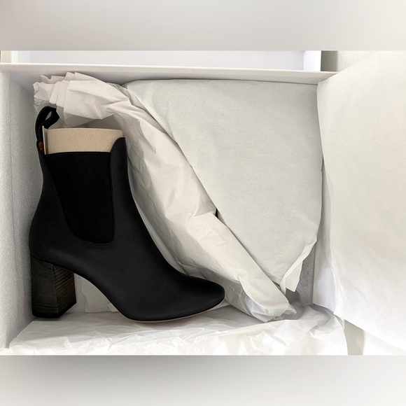 NIB CHLOE BLACK LEATHER CHELSEA STYLE ANKLE BOOTS SHOES BOOTIES SIZE 37.5 - Picture 8 of 10